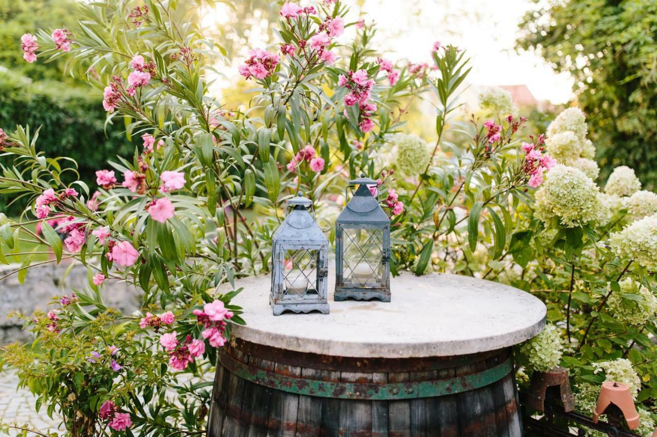 Oleander Romantik Zimmer Trausdorf an der Wulka Extérieur photo